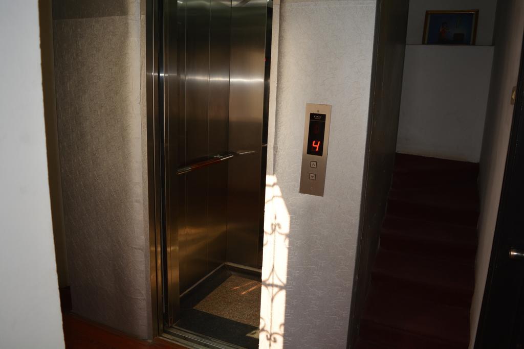 Hoang Cuong Hotel Hanoi Esterno foto