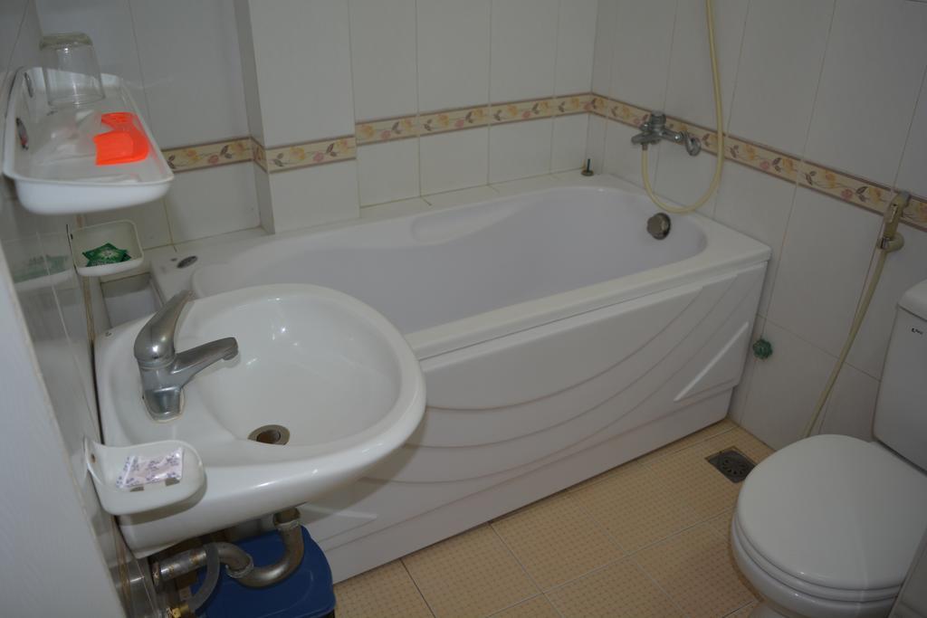 Hoang Cuong Hotel Hanoi Esterno foto