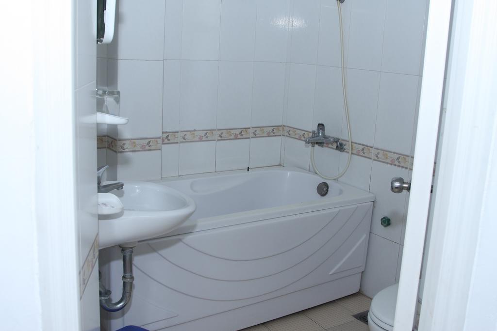 Hoang Cuong Hotel Hanoi Esterno foto